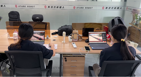 斯塔克机器人员工观礼九三阅兵