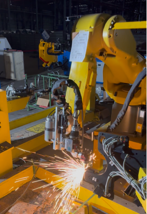 斯塔克机器人三维激光切割机（搭载直角切割头）