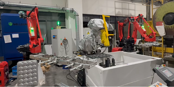 新机型M-800iA60机器人在客户现场正式就位