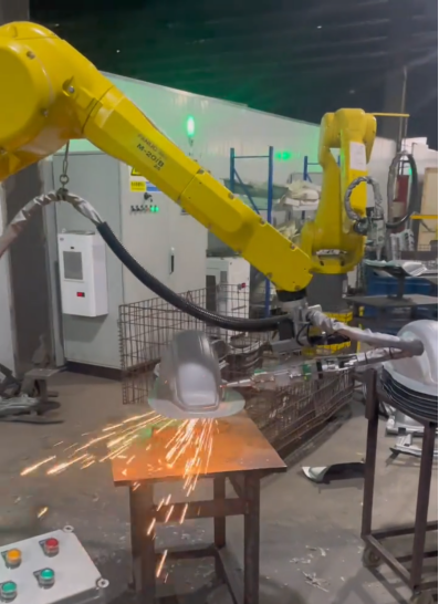 斯塔克机器人三维激光切割：新国标电动车挡泥板切割应用