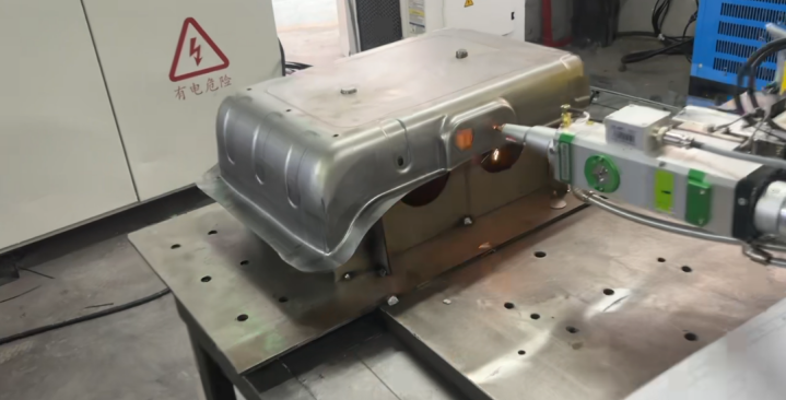三维激光切割技术在电动车电池盒制造中的应用