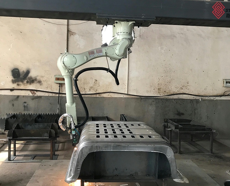 年终回访：八年时光见证斯塔克机器人品质如一