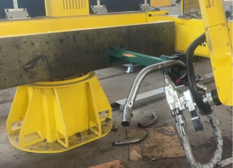 斯塔克机器人三维激光切割机在吉利车架制造中的应用