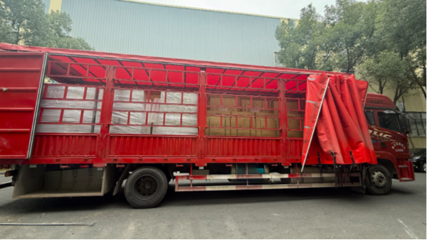 6台斯塔克机器人三维激光切割机交付徐州客户现场