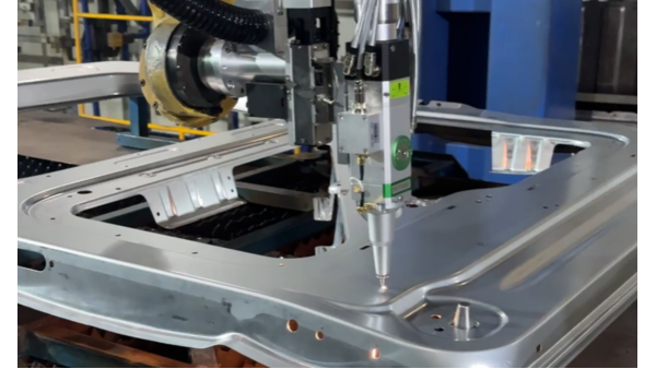 斯塔克机器人三维激光切割机