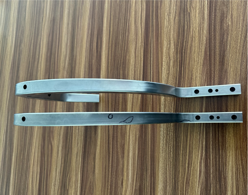 后备箱铰链切割加工效果图