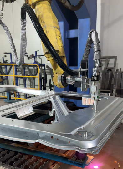 斯塔克机器人三维激光切割机