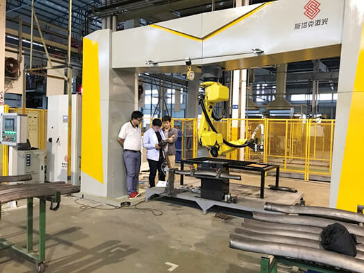 宝马汽车底盘扭力梁热成型钢异型管件切割实例