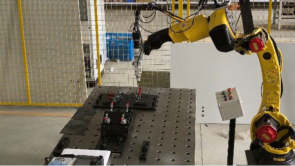 斯塔克激光焊接机器人