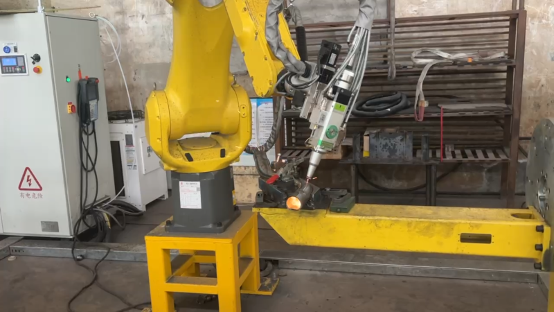 斯塔克机器人三维激光切割工作站 斯塔克机器人三维激光切割工作站