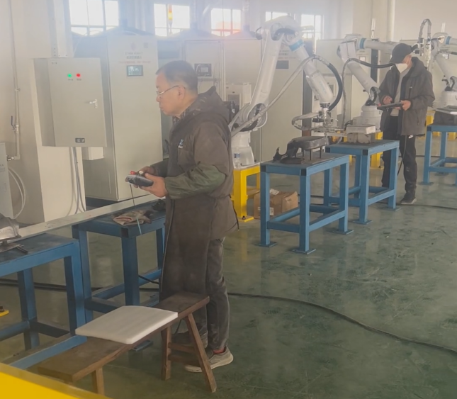 三维激光切割设备客户现场实操